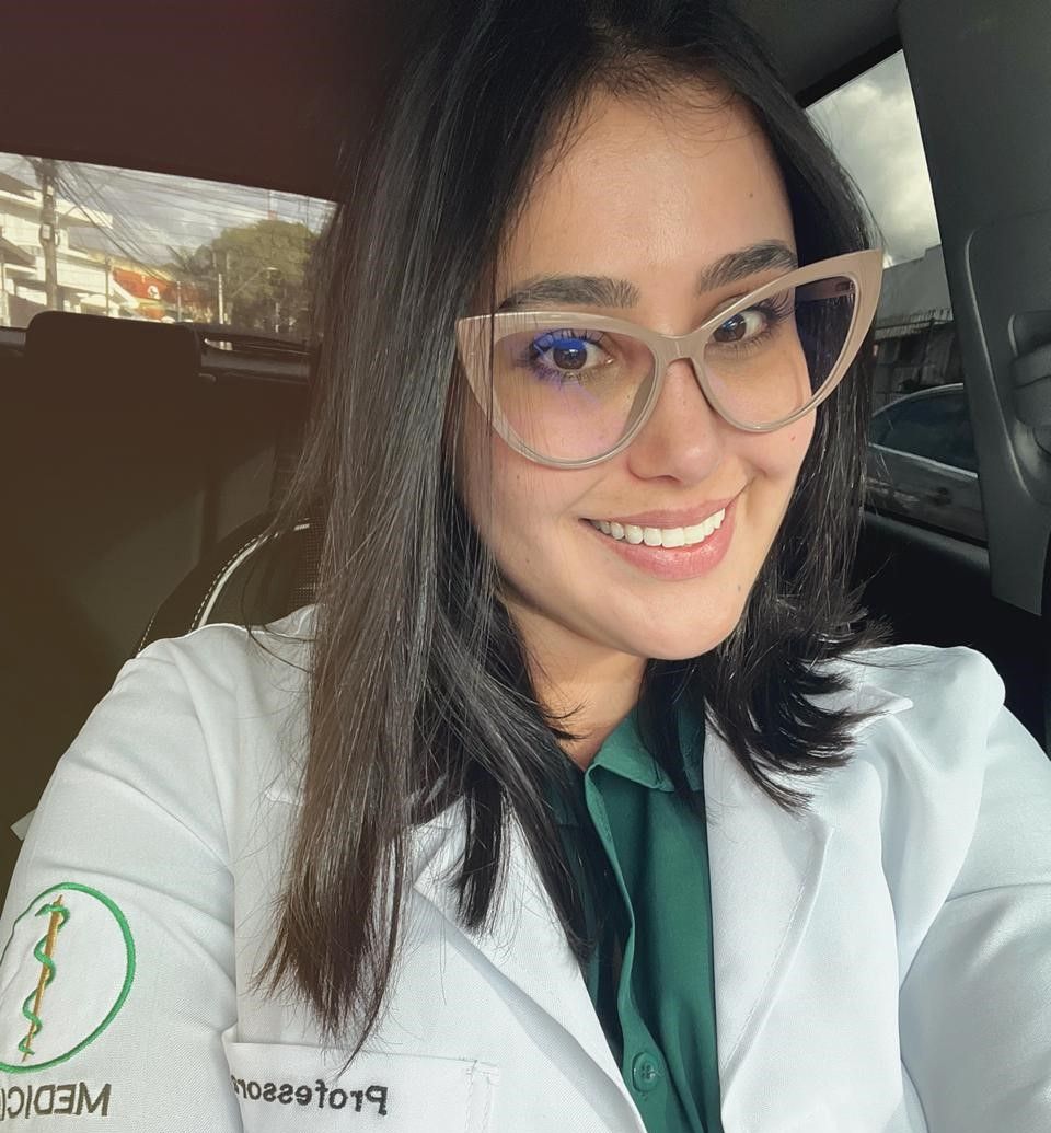 Da graduação à docência: egressa de Medicina atua como professora do curso