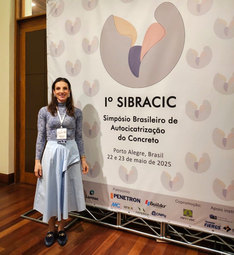 Professora da Atitus apresenta estudo sobre autocicatrização do concreto em simpósio nacional