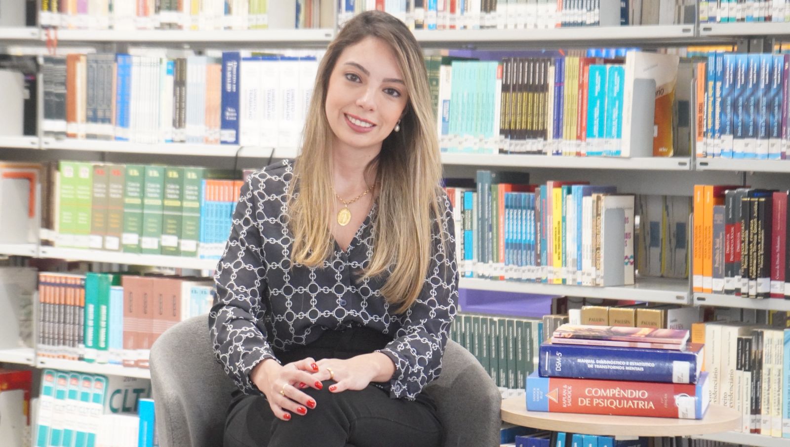 Estudante de Medicina lança segundo livro de poesias
