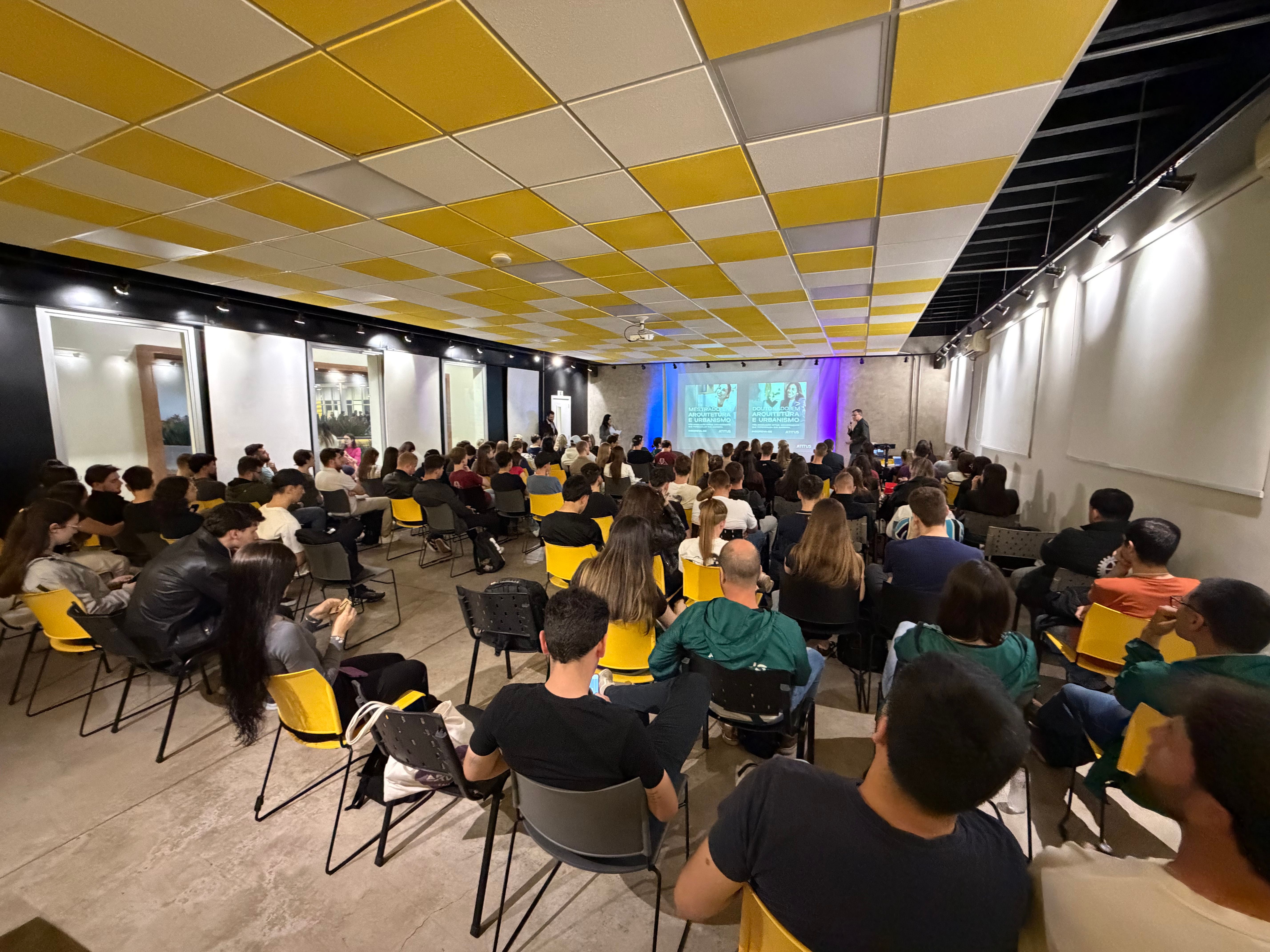 Poli Summit 2025 conecta academia e mercado em uma edição marcada por inovação e protagonismo estudantil