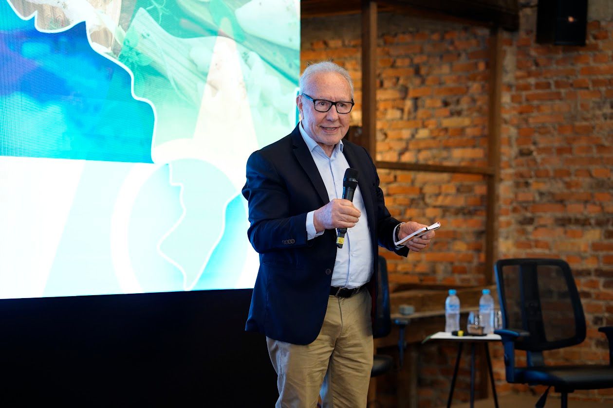 Ex-ministro Francisco Turra discute futuro da pecuária em painel promovido pela Atitus