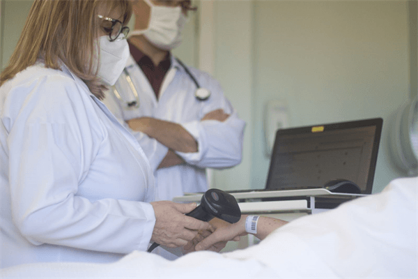 Como os espaços de prática estão moldando os médicos do futuro