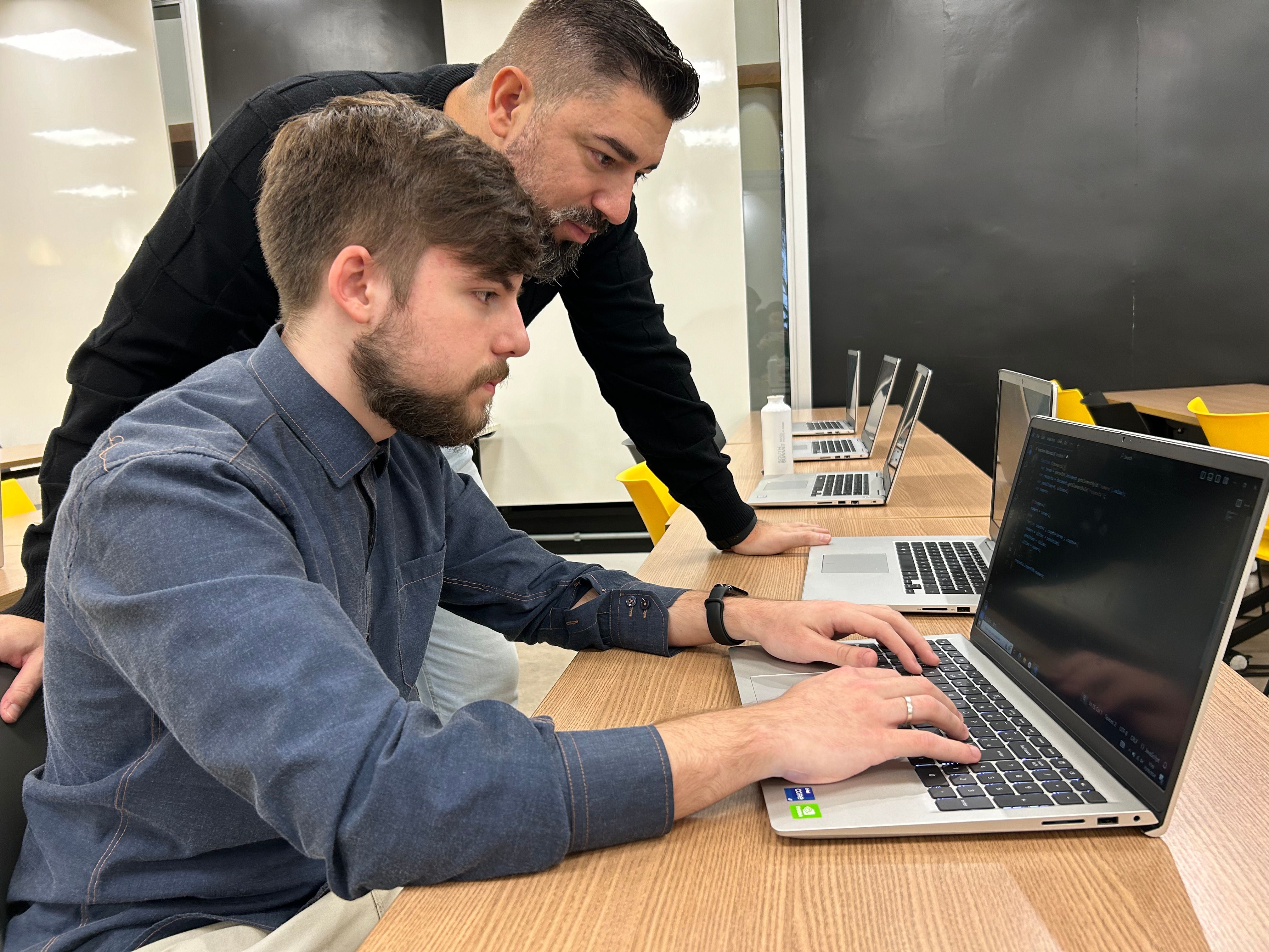 Ao final de cada semestre, alunos de Ciência da Computação da Atitus recebem micro certificação