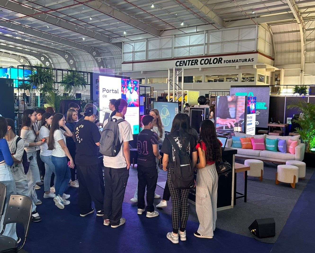 Atitus marca presença no primeiro dia de Feitech
