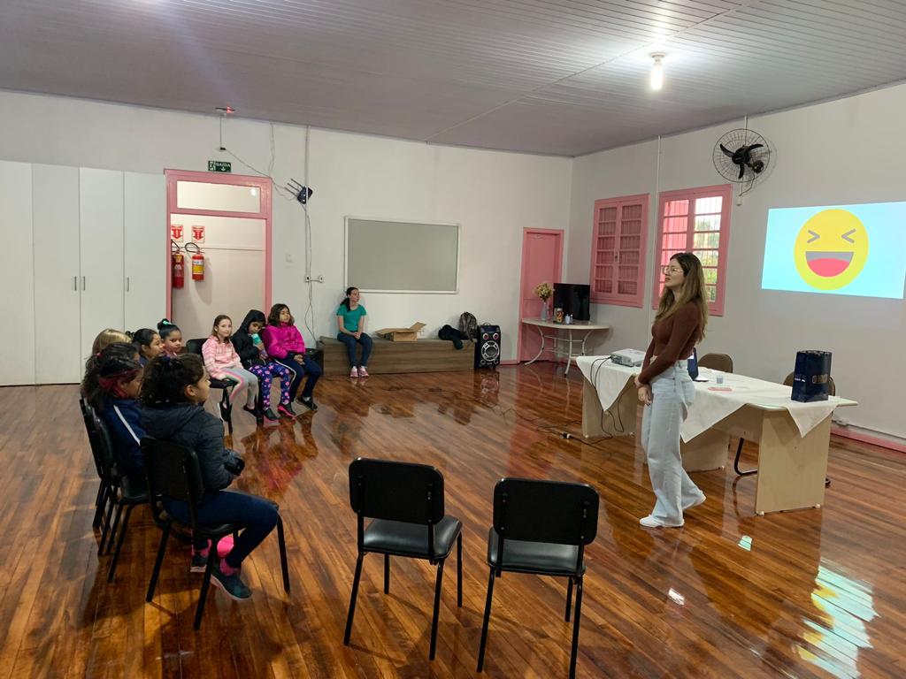 Estagiando: uma jornada de experiências práticas na Psicologia