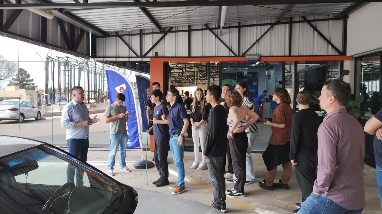 Projeto da Atitus leva estudantes do Ensino Médio para as indústrias de Passo Fundo