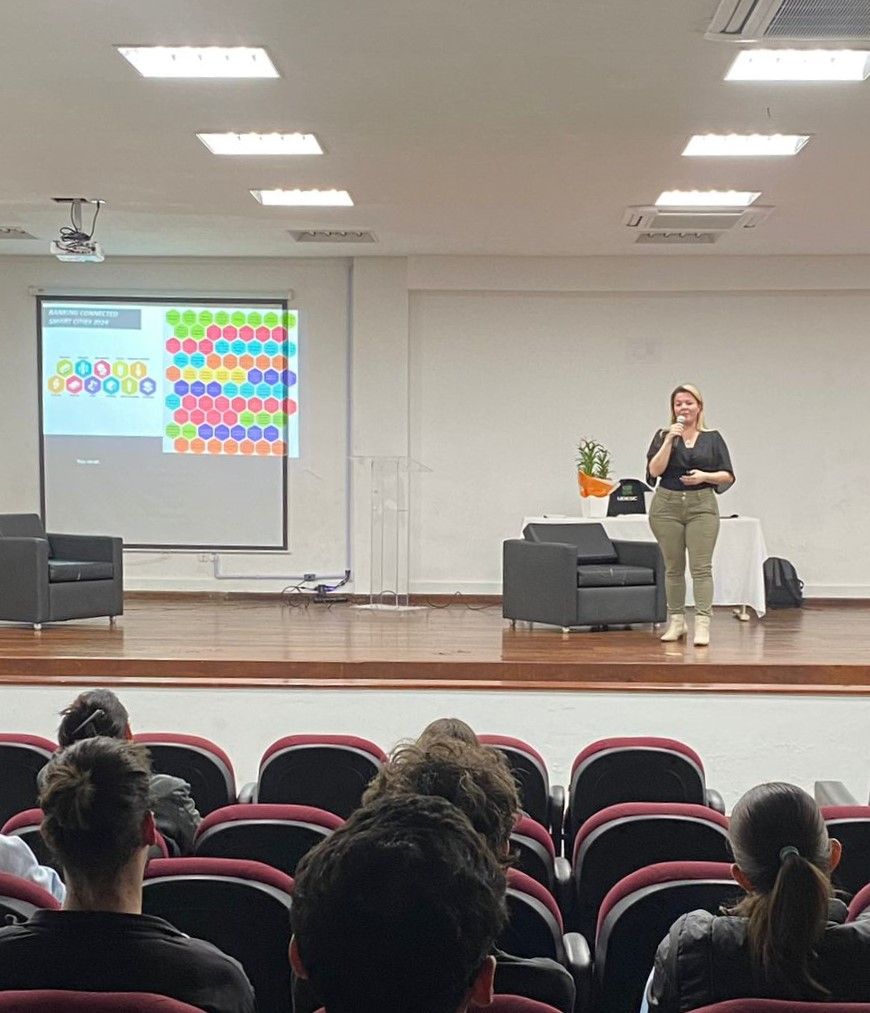 Professora do PPGARQ realiza palestra na UDESC, em Laguna