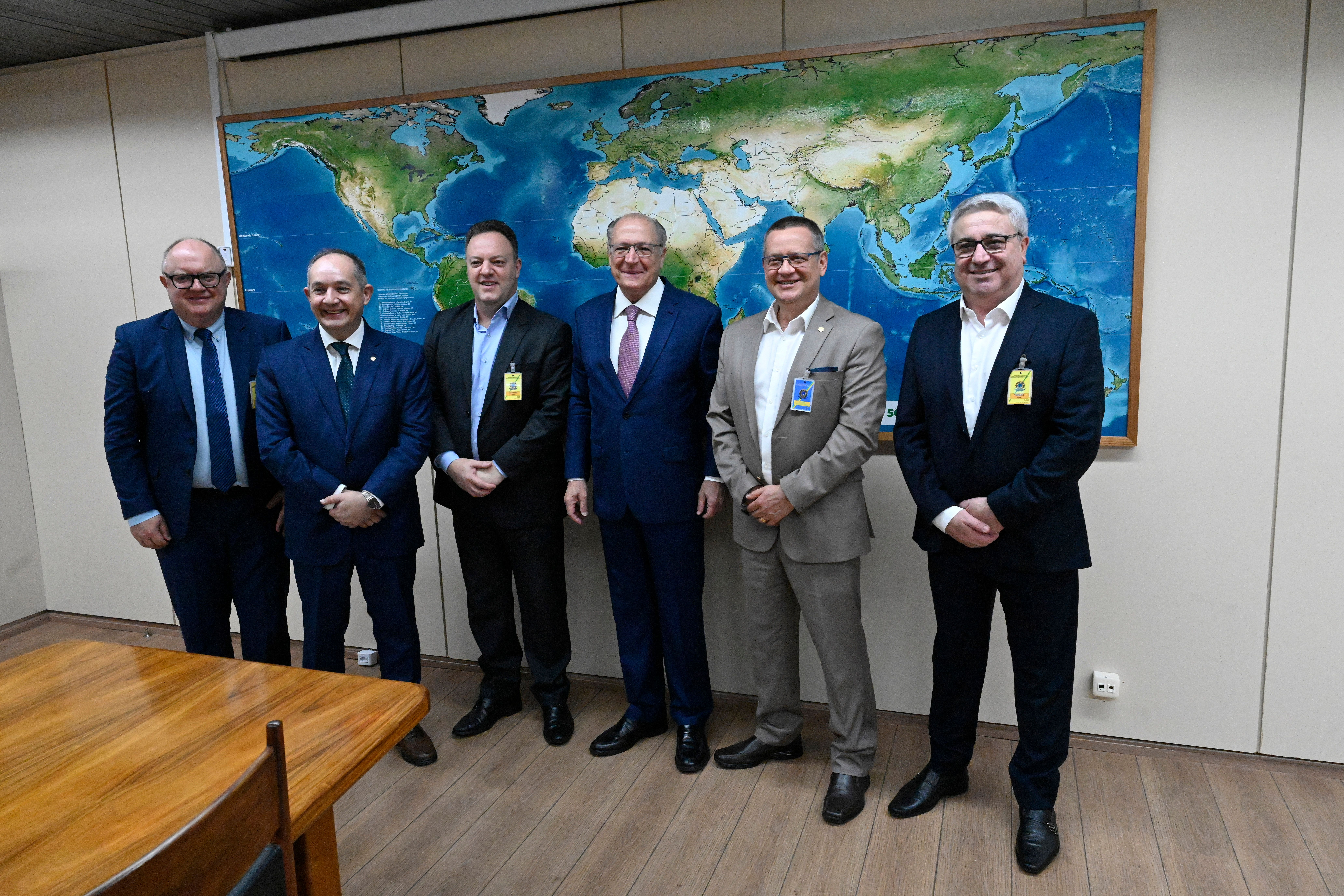 Em Brasília, CEO da Atitus convida vice-presidente da República  para lançamento do campus da Escola do Agro