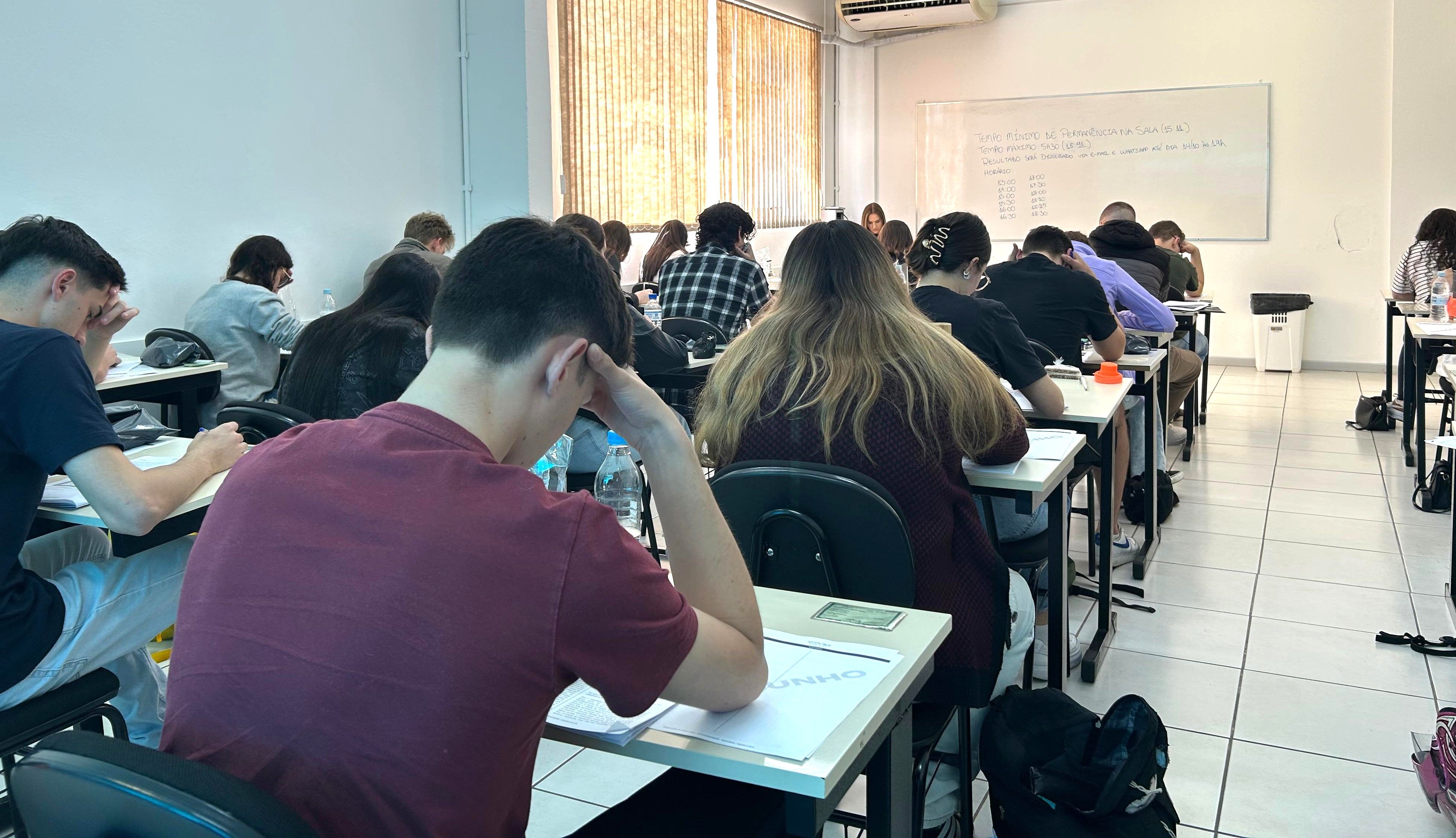 Simuladão do Enem reúne mais de 400 estudantes em Passo Fundo