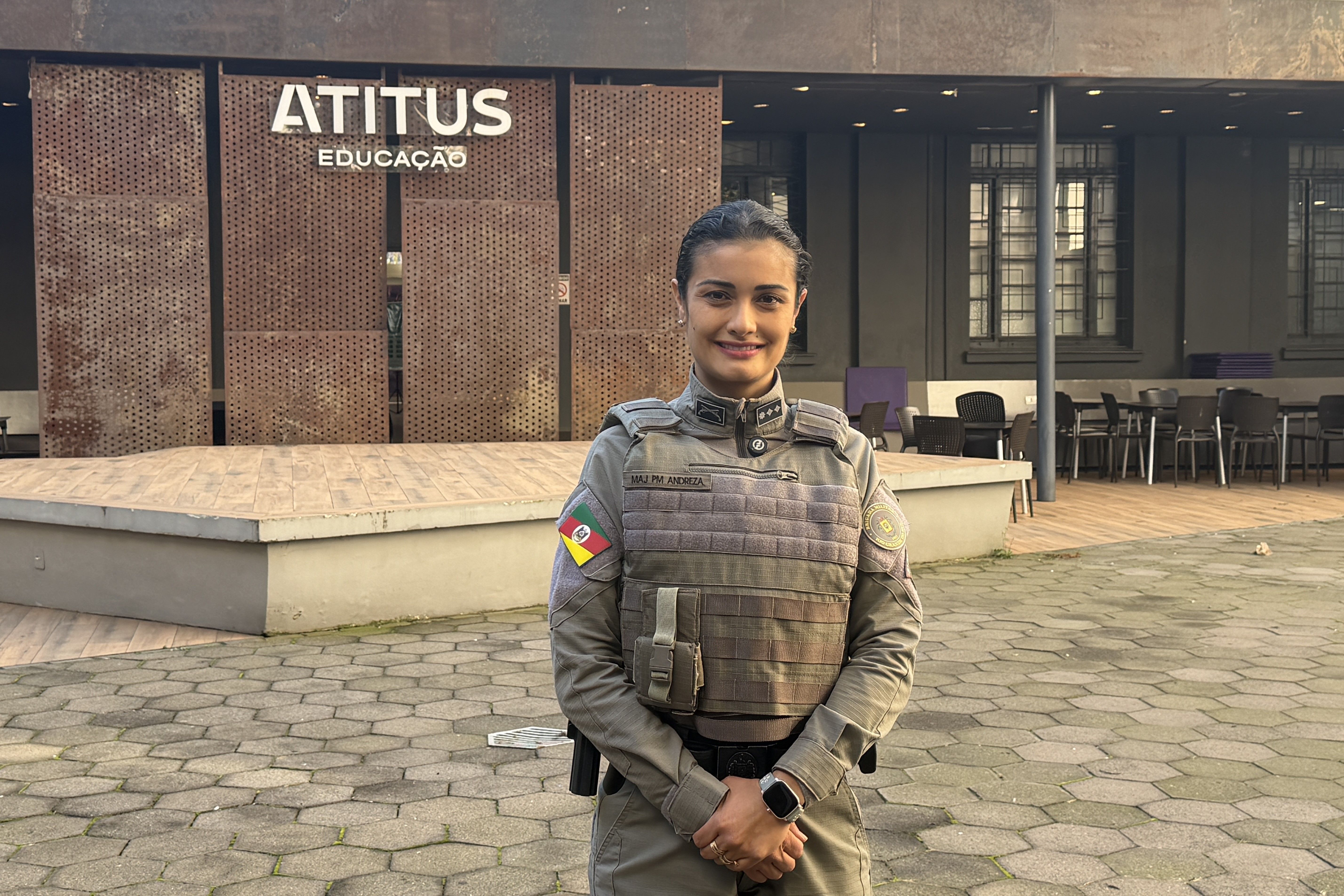 Egressa da 1ª turma do Direito Atitus se torna a primeira mulher a assumir  o comando do 3º RPMon em Passo Fundo