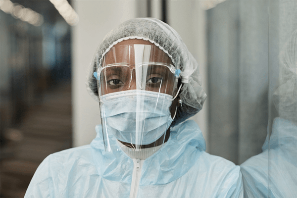 Na linha de frente: enfermeiros cumprem protagonismo no combate à pandemia