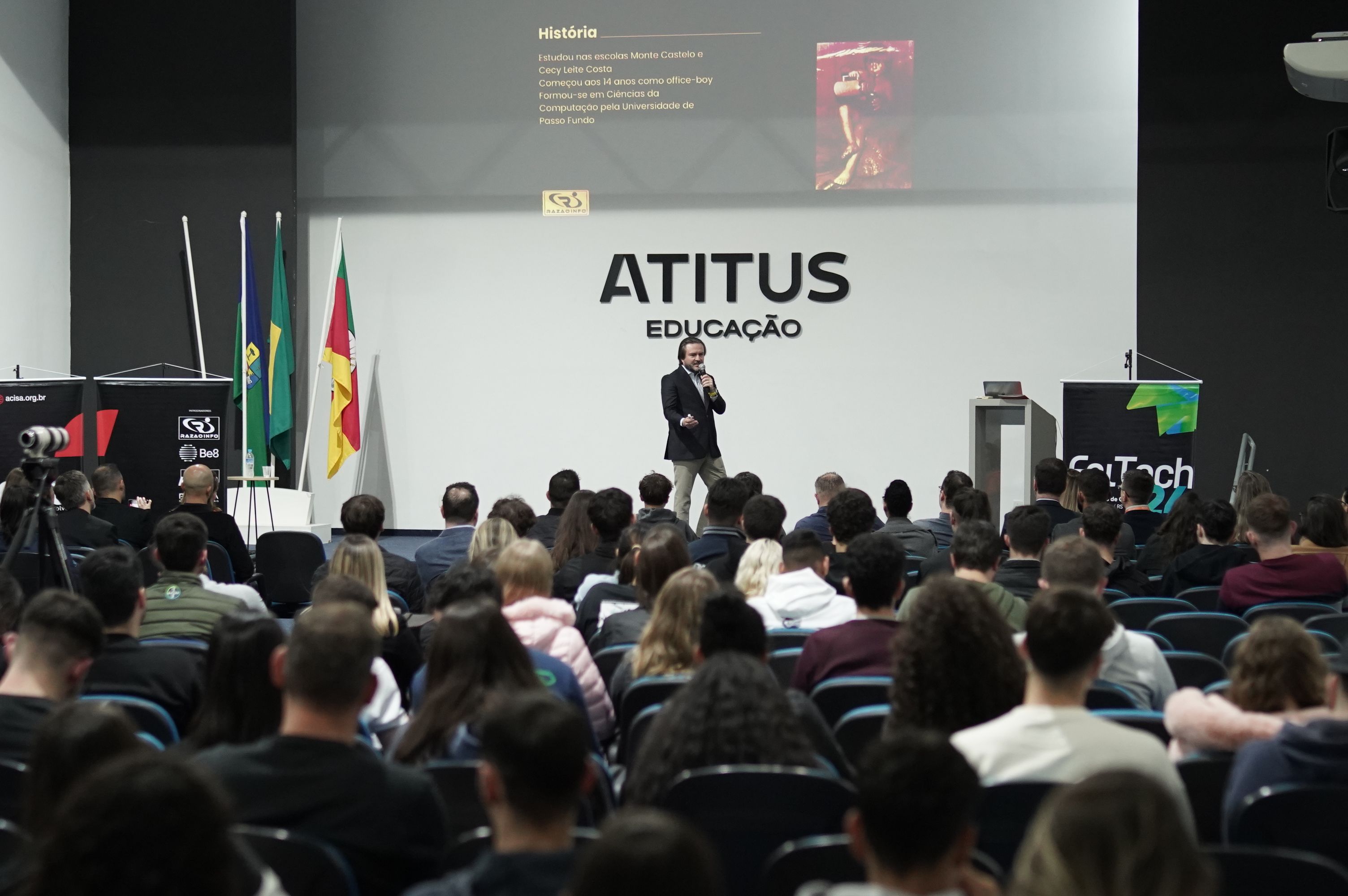Aula magna sobre empreendedorismo recebe CEO da RazaoInfo