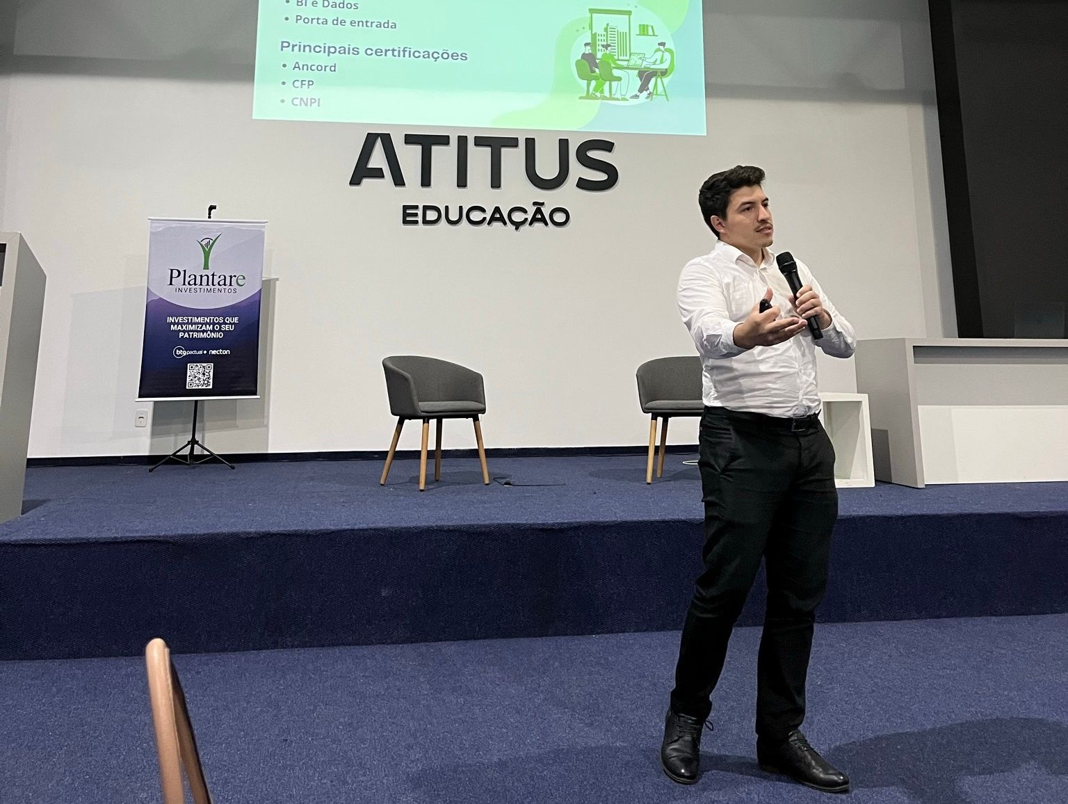 Escola de Negócios realiza bate-papo sobre mercado de capitais