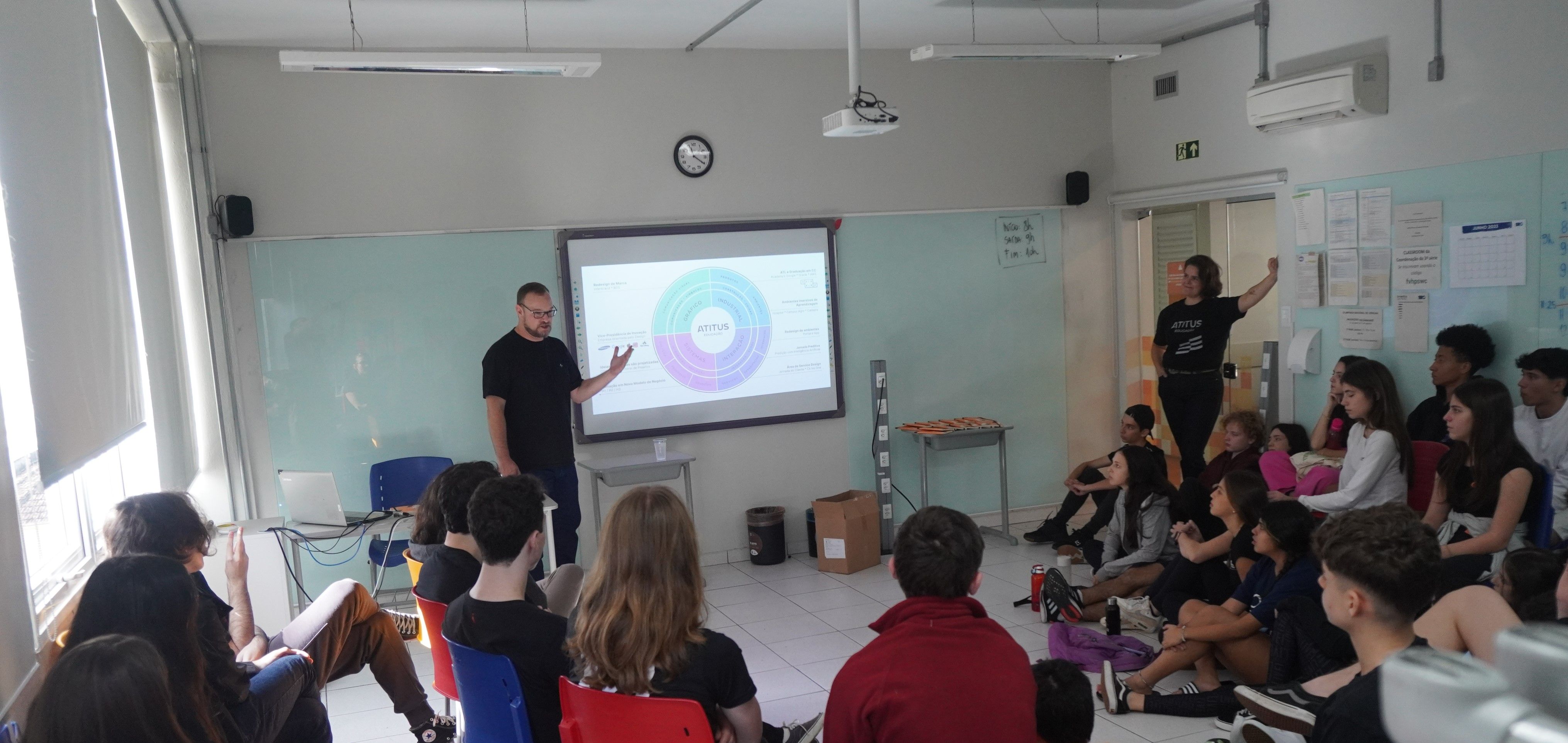VP da Atitus fala a estudantes do Colégio Israelita sobre tecnologia, educação e design