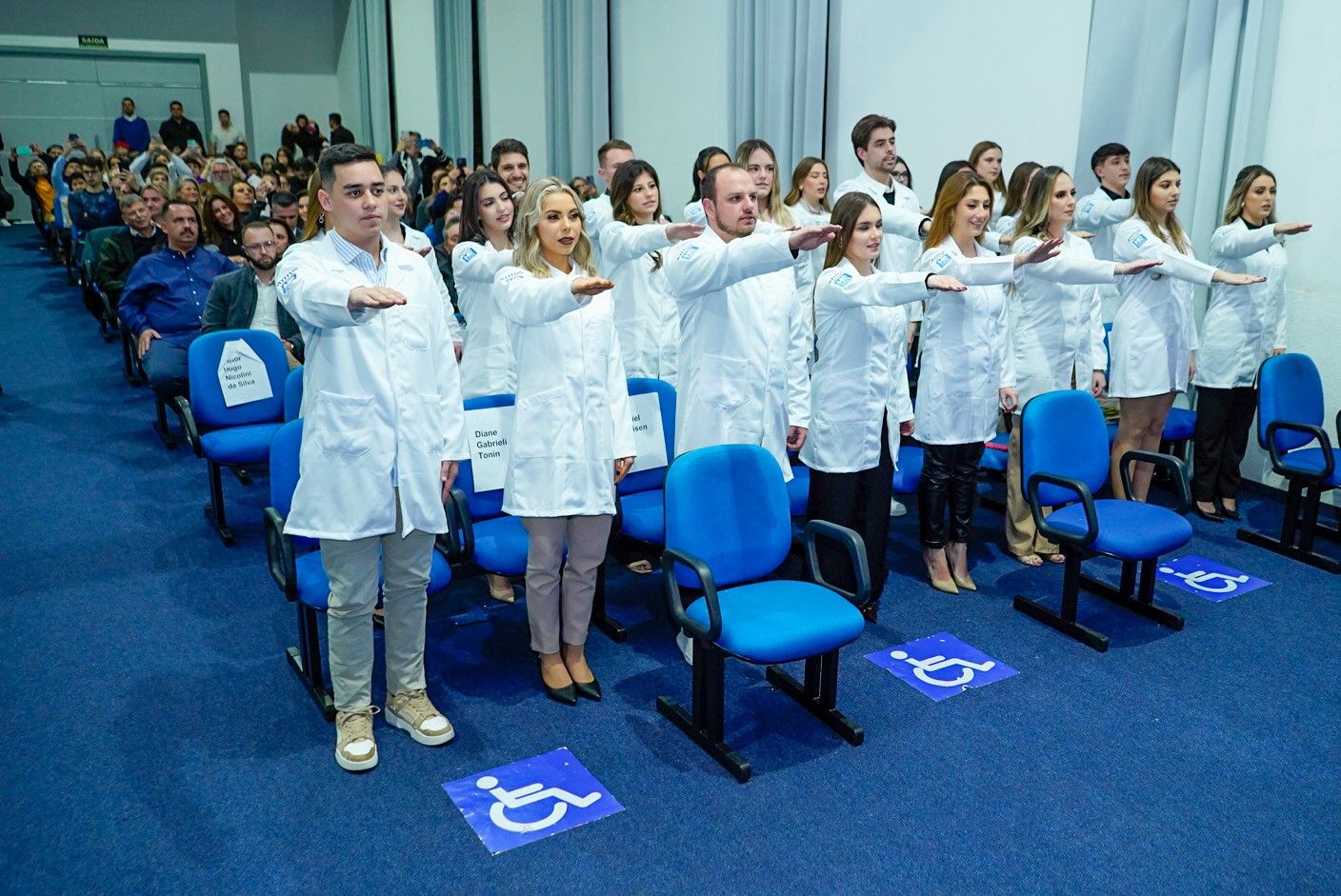 Emoção e orgulho marcam cerimônias dos jalecos do curso de Medicina