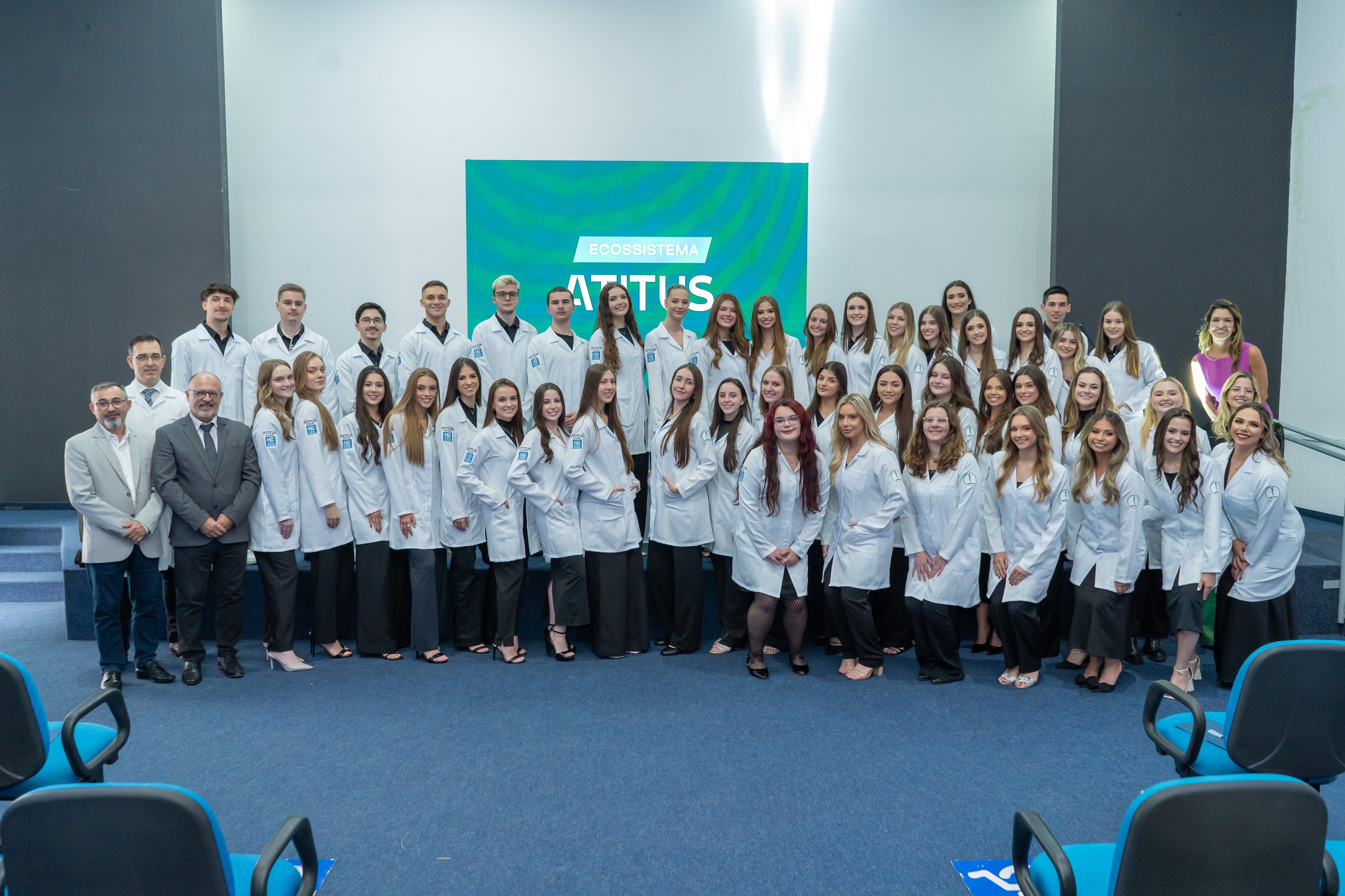 Cerimônia de entrega de jalecos marca início da jornada médica dos estudantes da Atitus